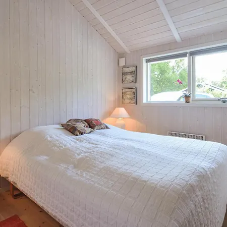 3 Bedroom Gorgeous In * Askeby