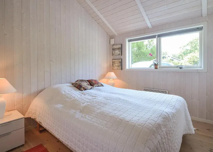 3 Bedroom Gorgeous In * Askeby