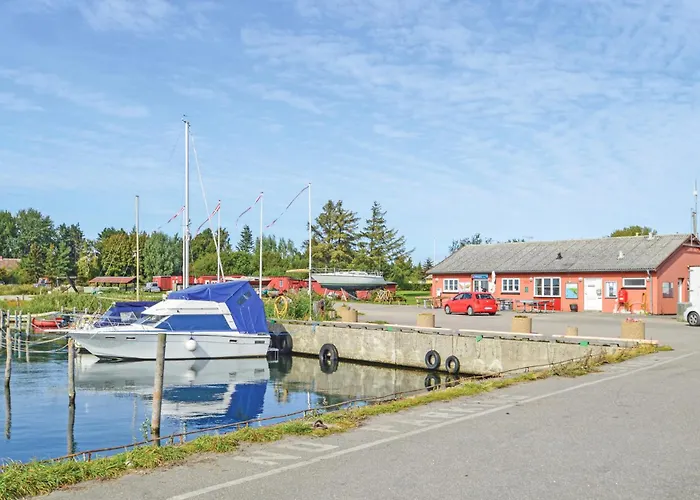 3 Bedroom Gorgeous In Askeby